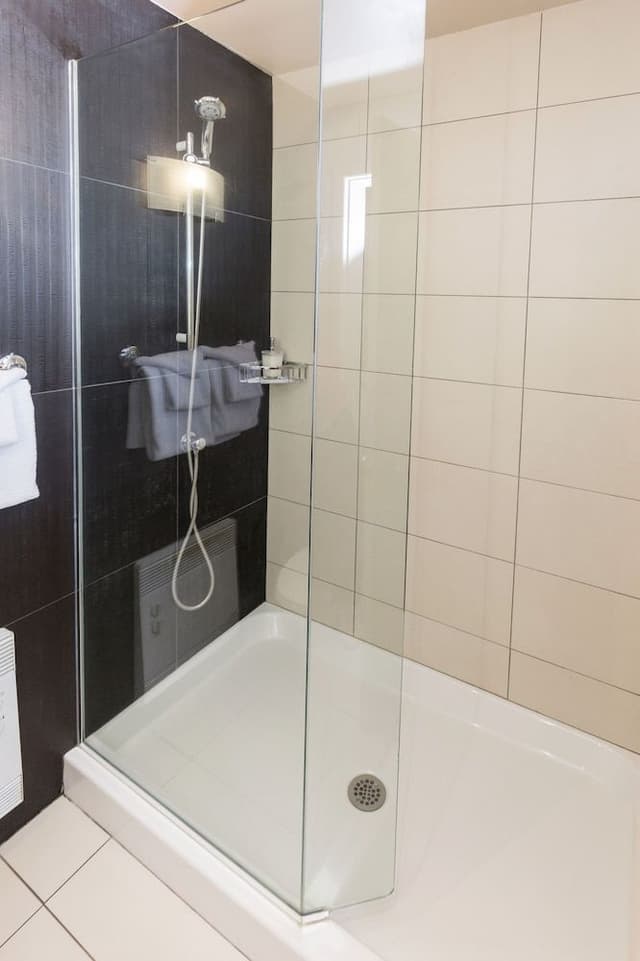 Room, 1 Queen Bed (Chambre 5)