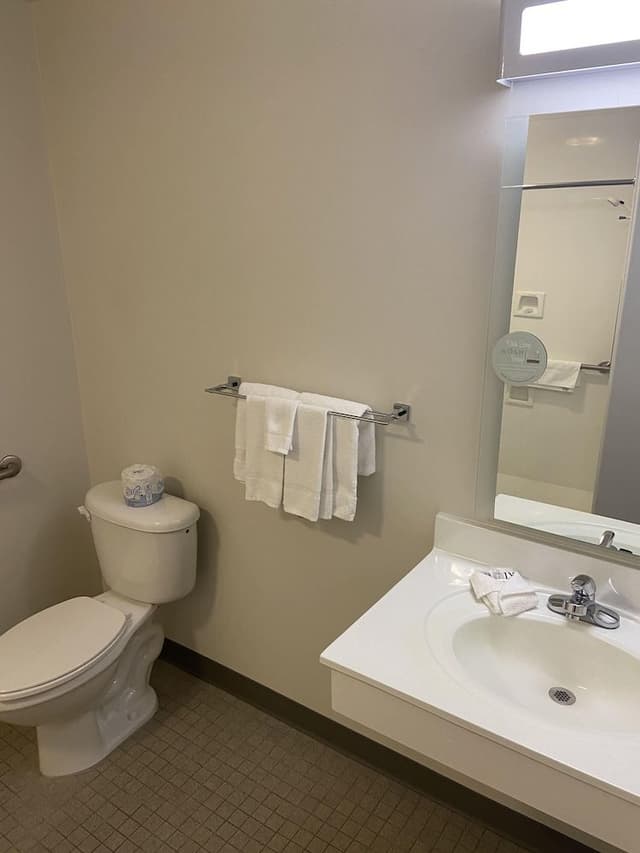Standard Room, 1 Queen Bed, Accessible, Non Smoking