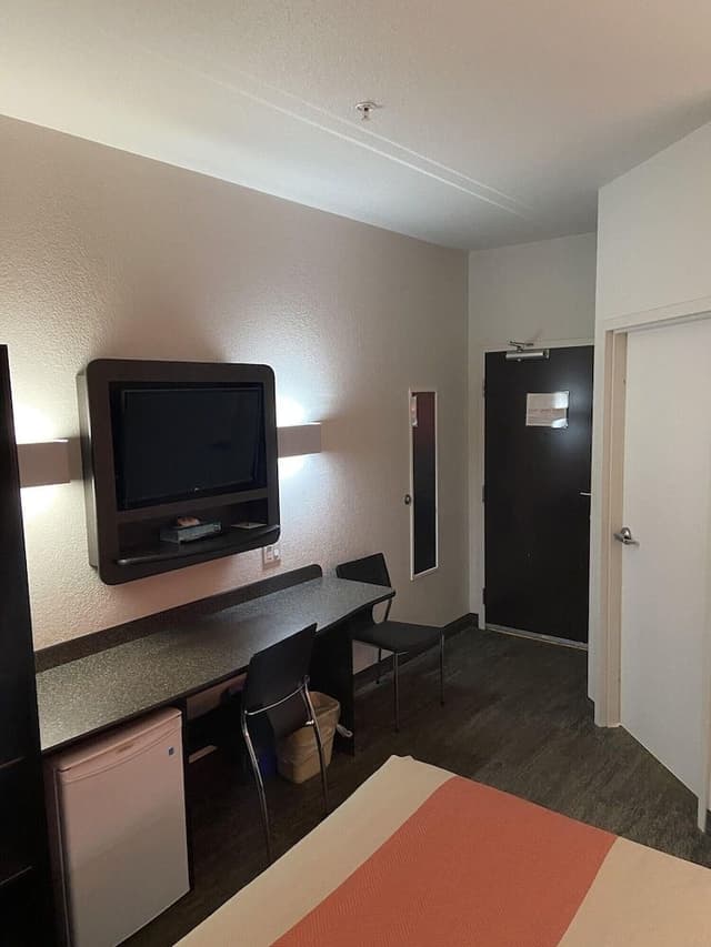 Standard Room, 1 Queen Bed, Non Smoking
