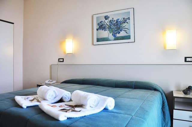Standard Double Room, Partial Ocean View
