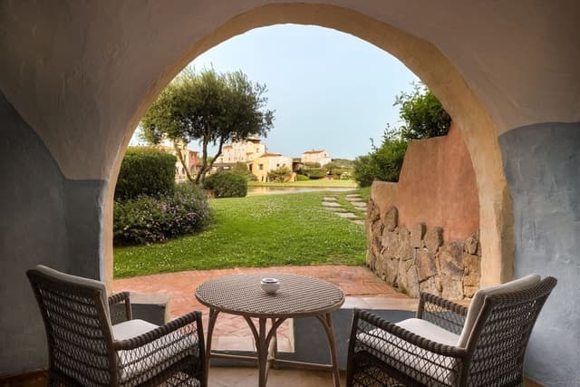 Premium Suite, 1 King Bed, Partial Sea View (Contemporary)