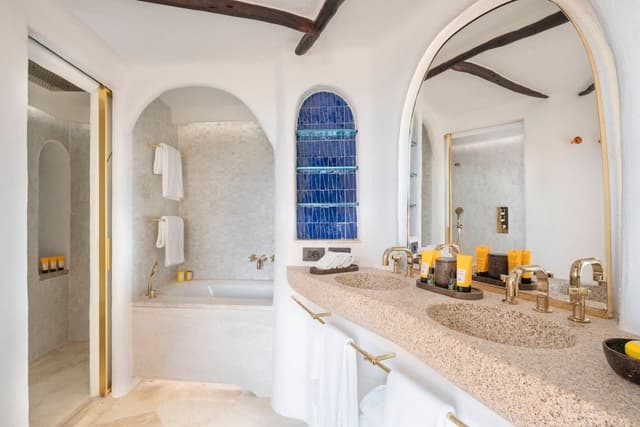 Premium Suite, 1 King Bed, Partial Sea View (Contemporary)