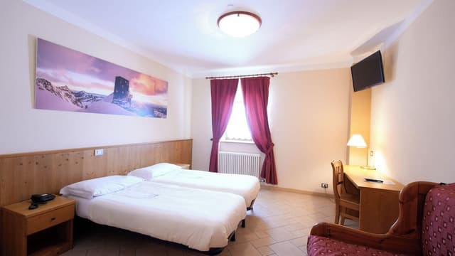 Superior Room, Mountain View