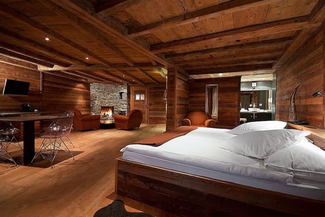 Suite, Balcony, Mountain View (South)