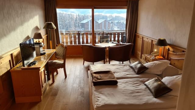 Classic Double Room, Balcony, Mountain View (South)