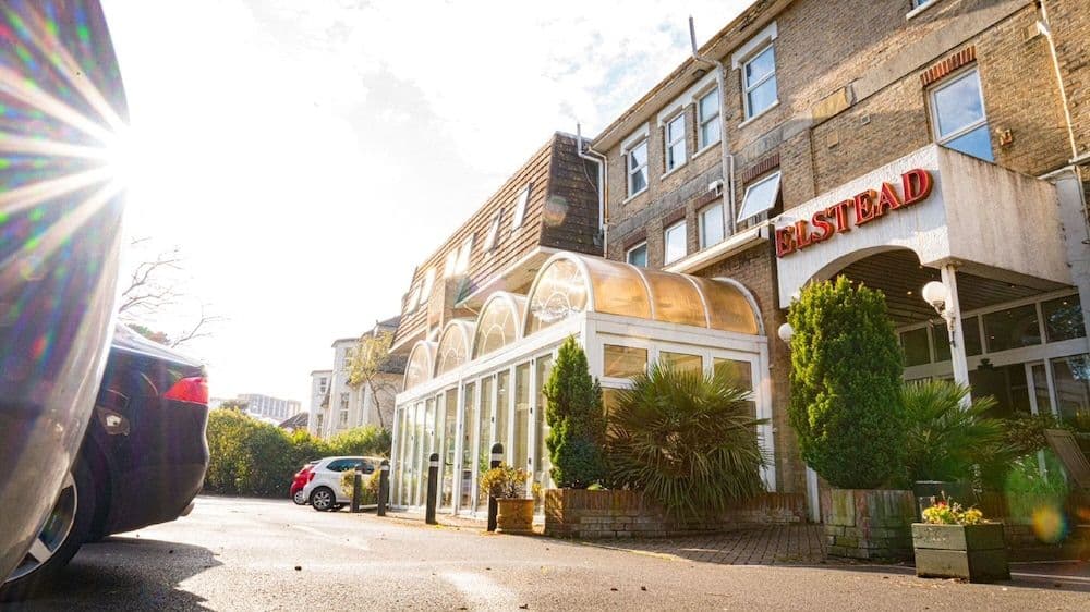 Elstead Hotel