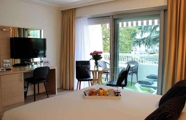 Comfort Room, Terrace, Garden View