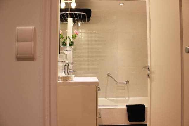 Comfort Room, City View