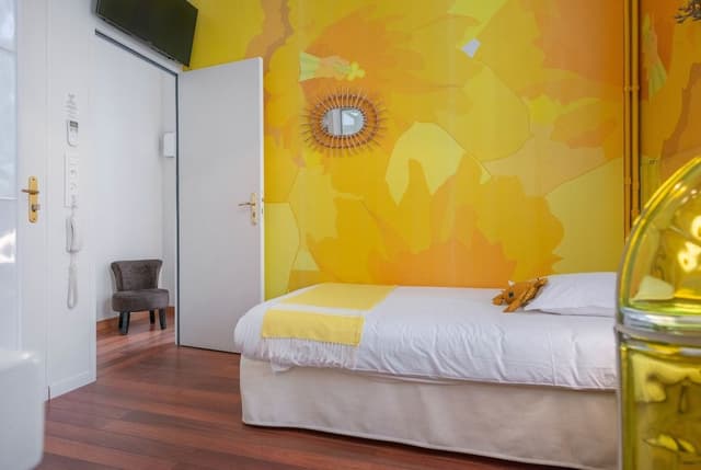 Suite 2 Bedrooms (2 bathrooms)