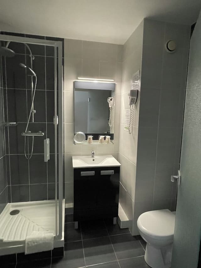Standard Triple Room, Bathtub