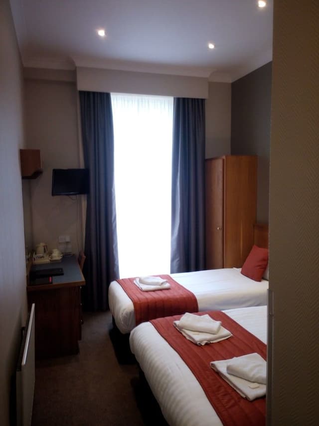 Basic Triple Room