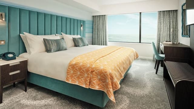 Premium Room, 1 King Bed, Sea View
