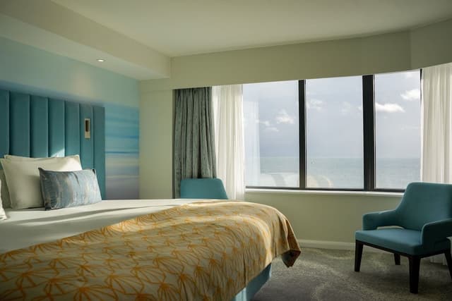 Suite, 2 Twin Beds, Sea View
