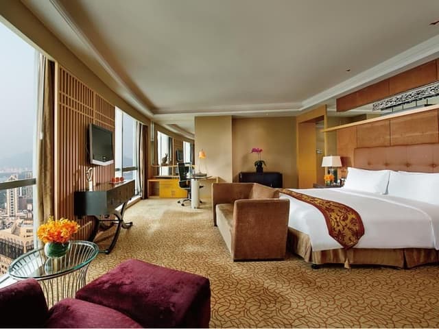 Suite Club Sofitel, 1 Queen Size Bed, City Views
