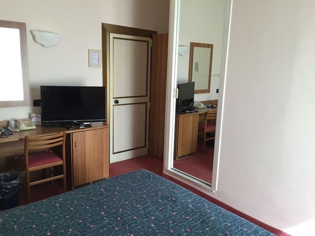 Economy Double Room, 1 Queen Bed