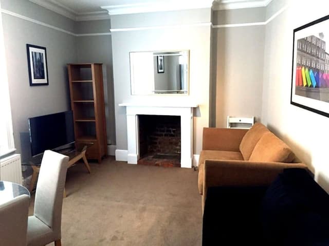 1 Bedroom Apartment (Flat 2)