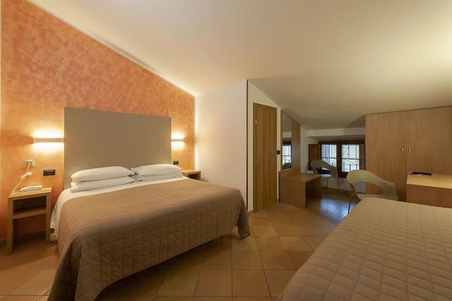 Economy Room