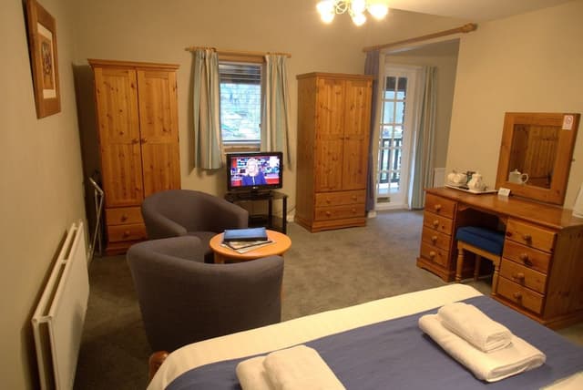 Family Room (2 Adults and 2 Children)