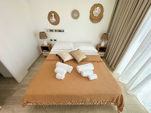 Deluxe Double White Room, City View