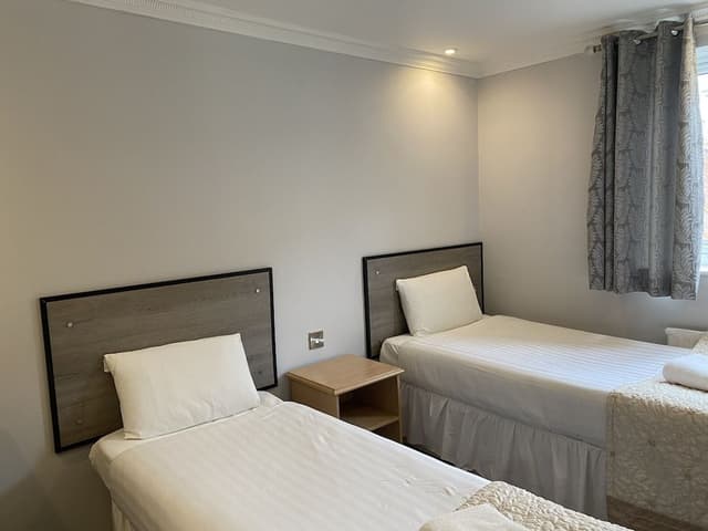 Standard Twin Room, Ensuite