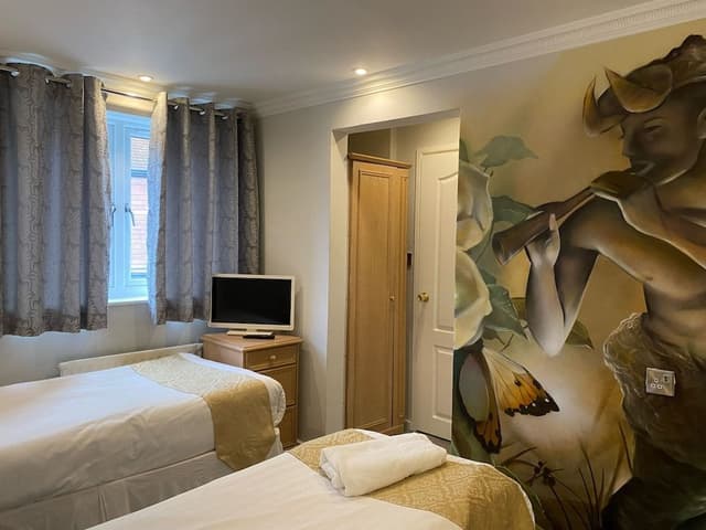 Standard Twin Room, Ensuite