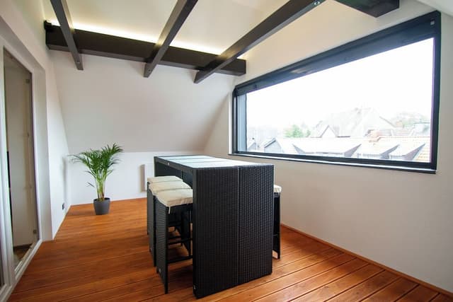 Luxury Penthouse, Annex Building