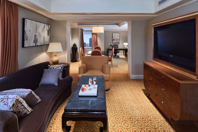 Suite, 1 Bedroom, City View (Ambassador Suite)