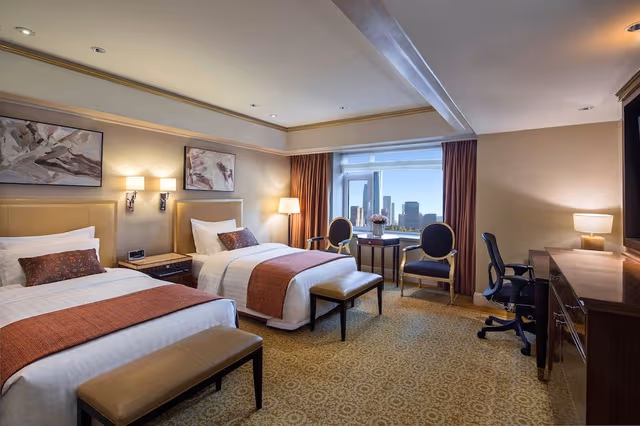 Deluxe Room, 2 Twin Beds, City View