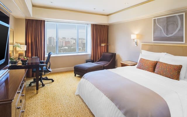 Deluxe Room, 1 King Bed, City View