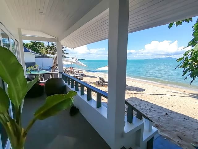Bungalow, Beachfront