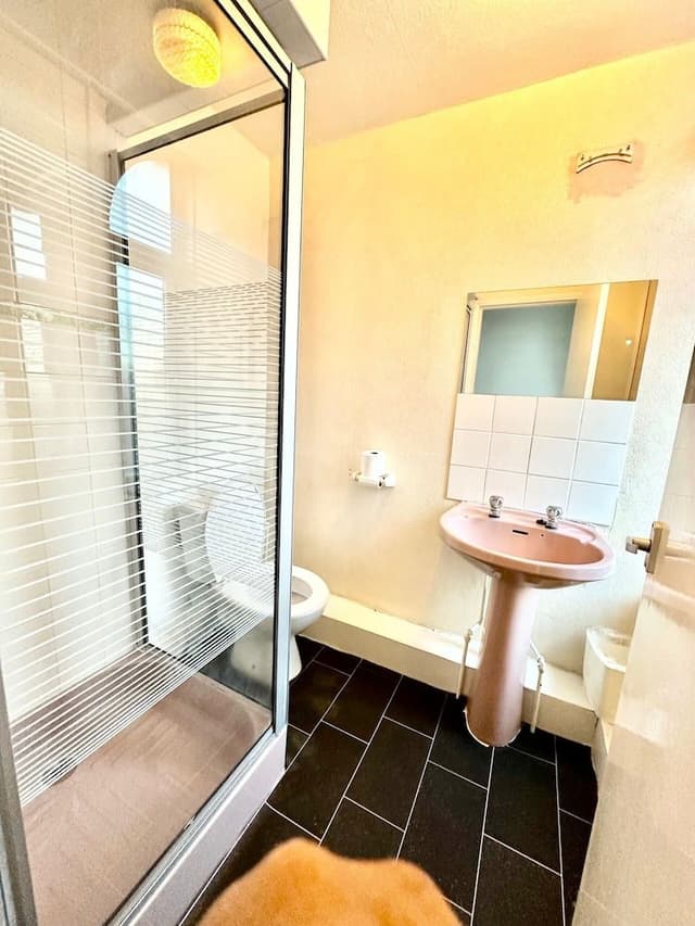 Basic Single Room