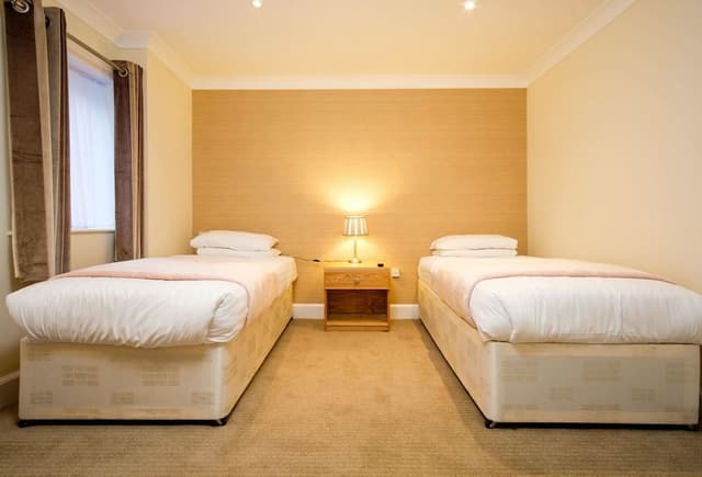 Standard Twin Room