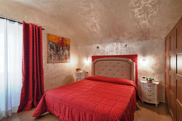 Romantic Double Room, 1 King Bed, Ensuite, City View