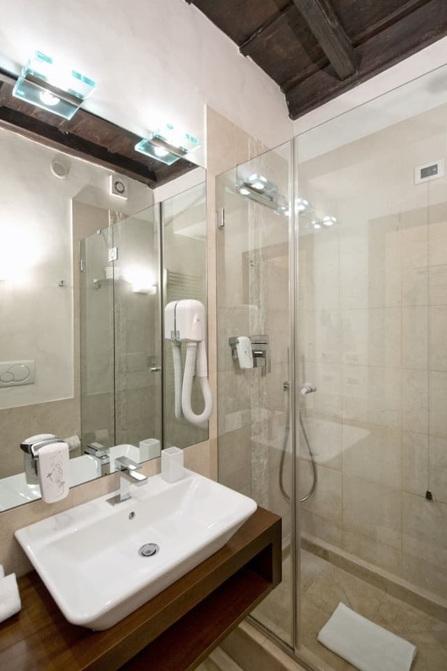 Classic Double Room, 1 King Bed, Ensuite