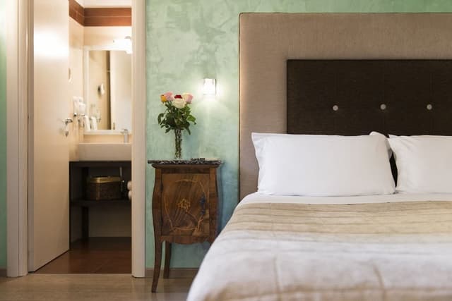 Superior Double Room, 1 King Bed, Ensuite, City View