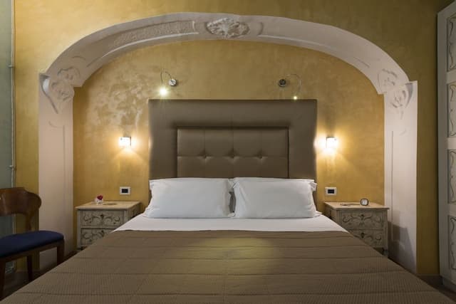 Superior Double Room, 1 King Bed, Ensuite, City View