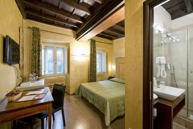 Classic Double Room, 1 King Bed, Ensuite