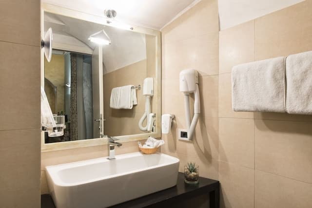 Superior Double Room, 1 King Bed, Ensuite, City View