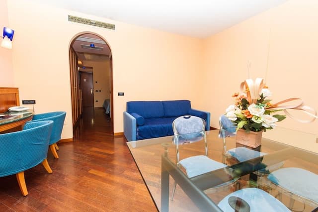 Junior Suite, Jetted Tub