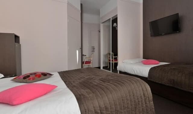 Comfort Triple Room + City View