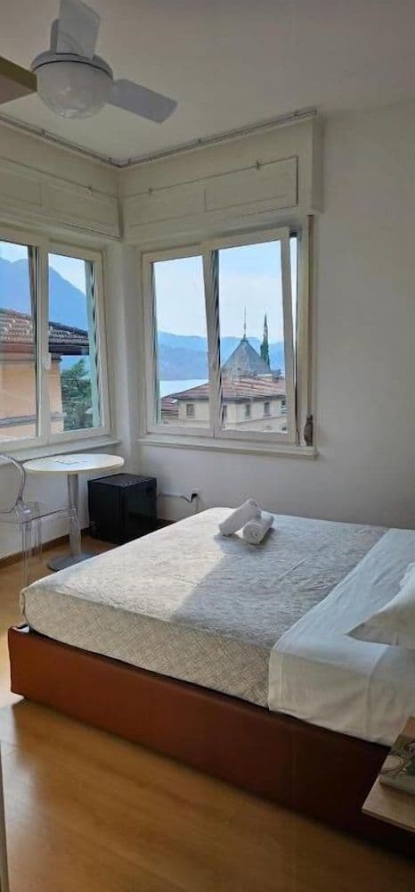 Deluxe Double Room, Lake View