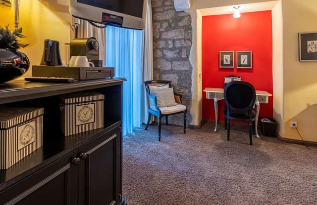 Senior Suite