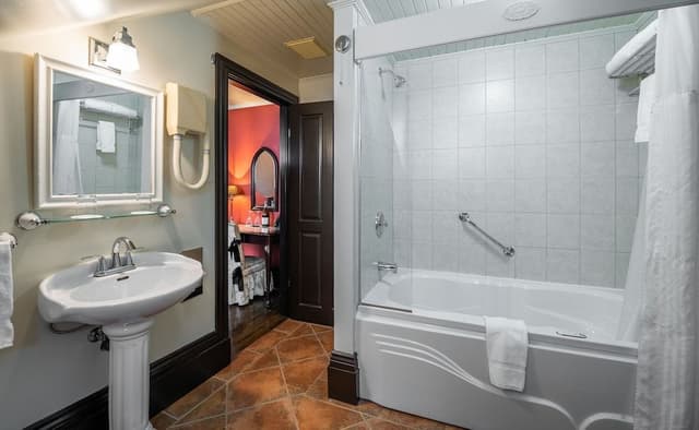 Superior Clos St-Louis - 4th floor, no elevator