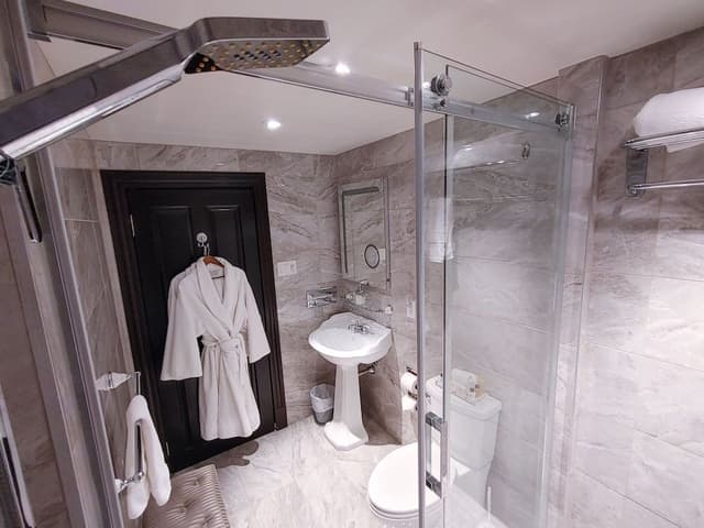 Prestige Clos St-Louis - 1st or 2nd floor, no elevator
