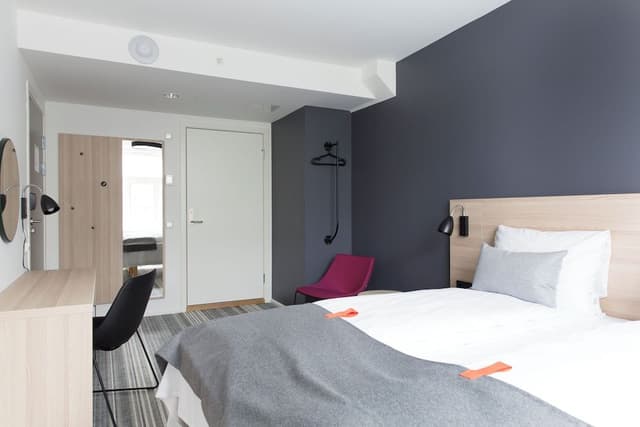 Double Room, 1 Queen Bed