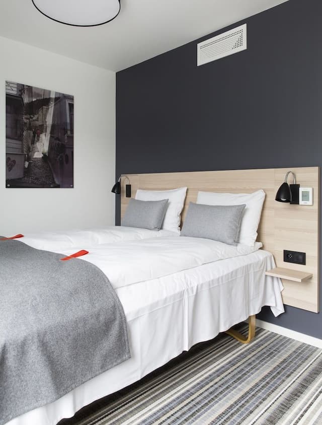 Double Room, 1 Queen Bed