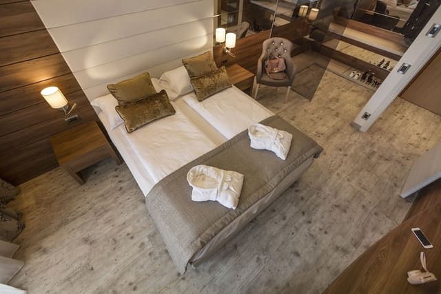 Family Room (Superior)