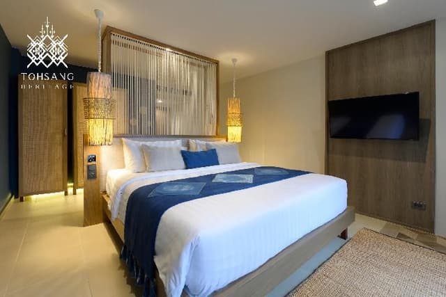 Deluxe King Suite