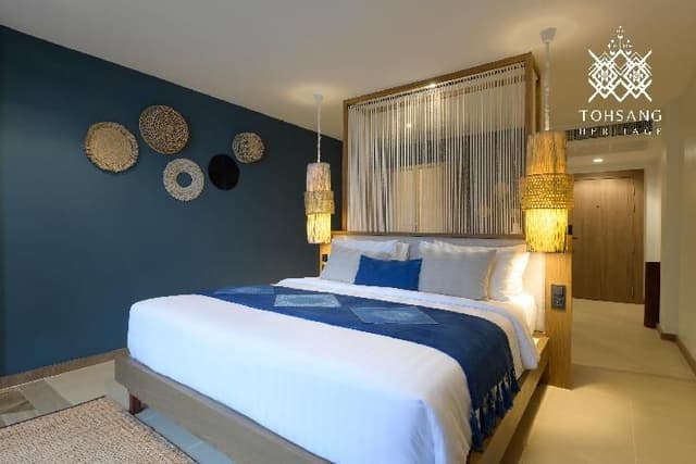 Deluxe King Suite