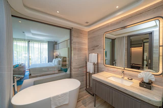 Grand Suite with Balcony